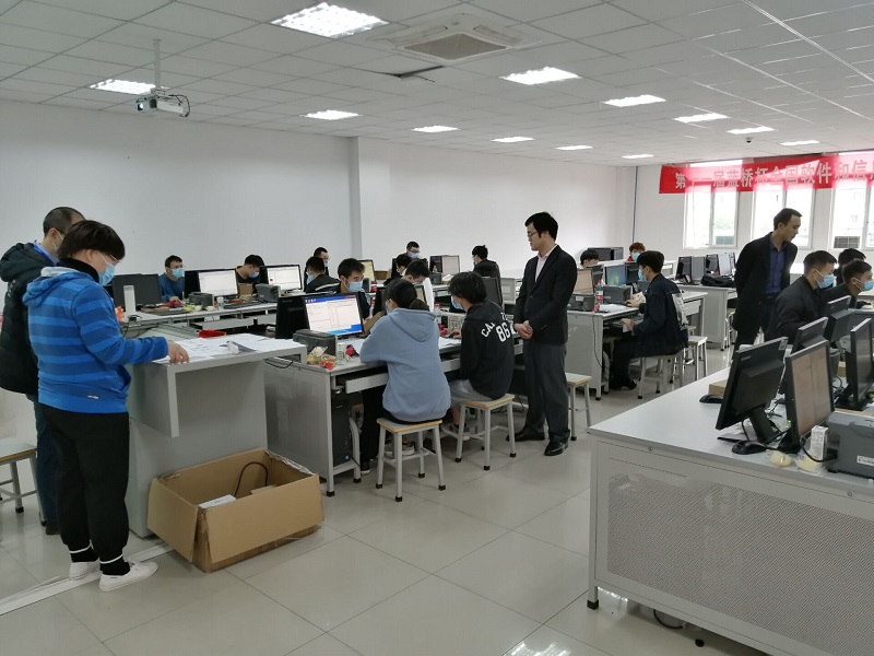 科技競技展風采，我校順利承辦第十一屆“藍橋杯”大賽重慶賽區比賽